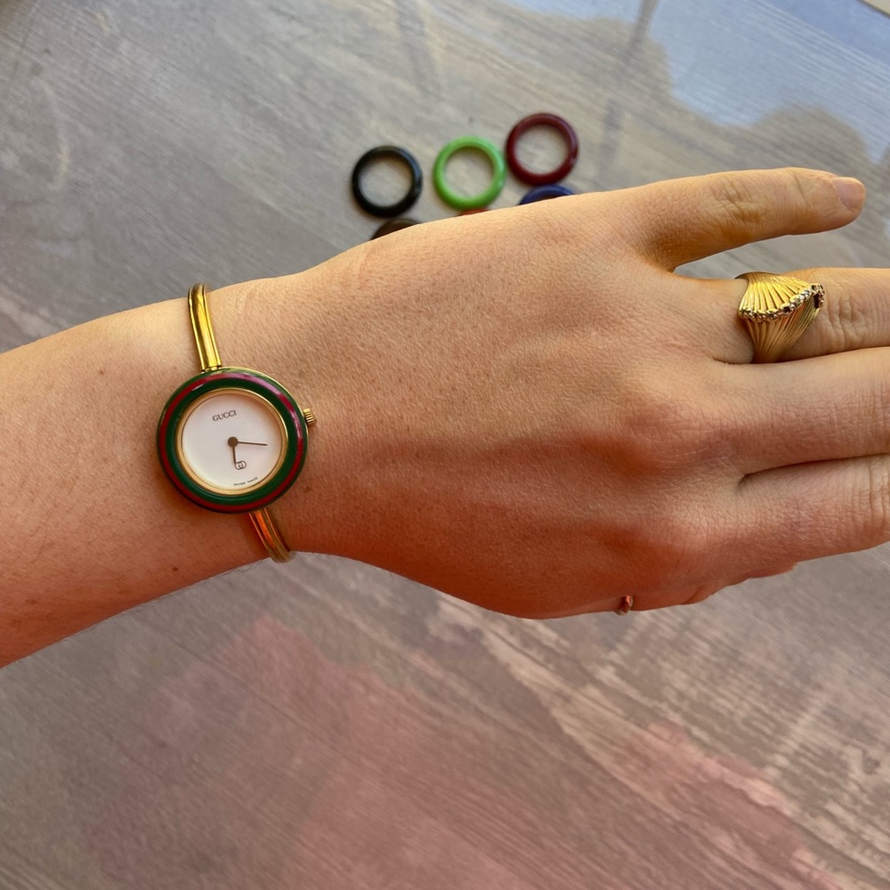 Vintage Gucci women’s watch with interchangeable face color